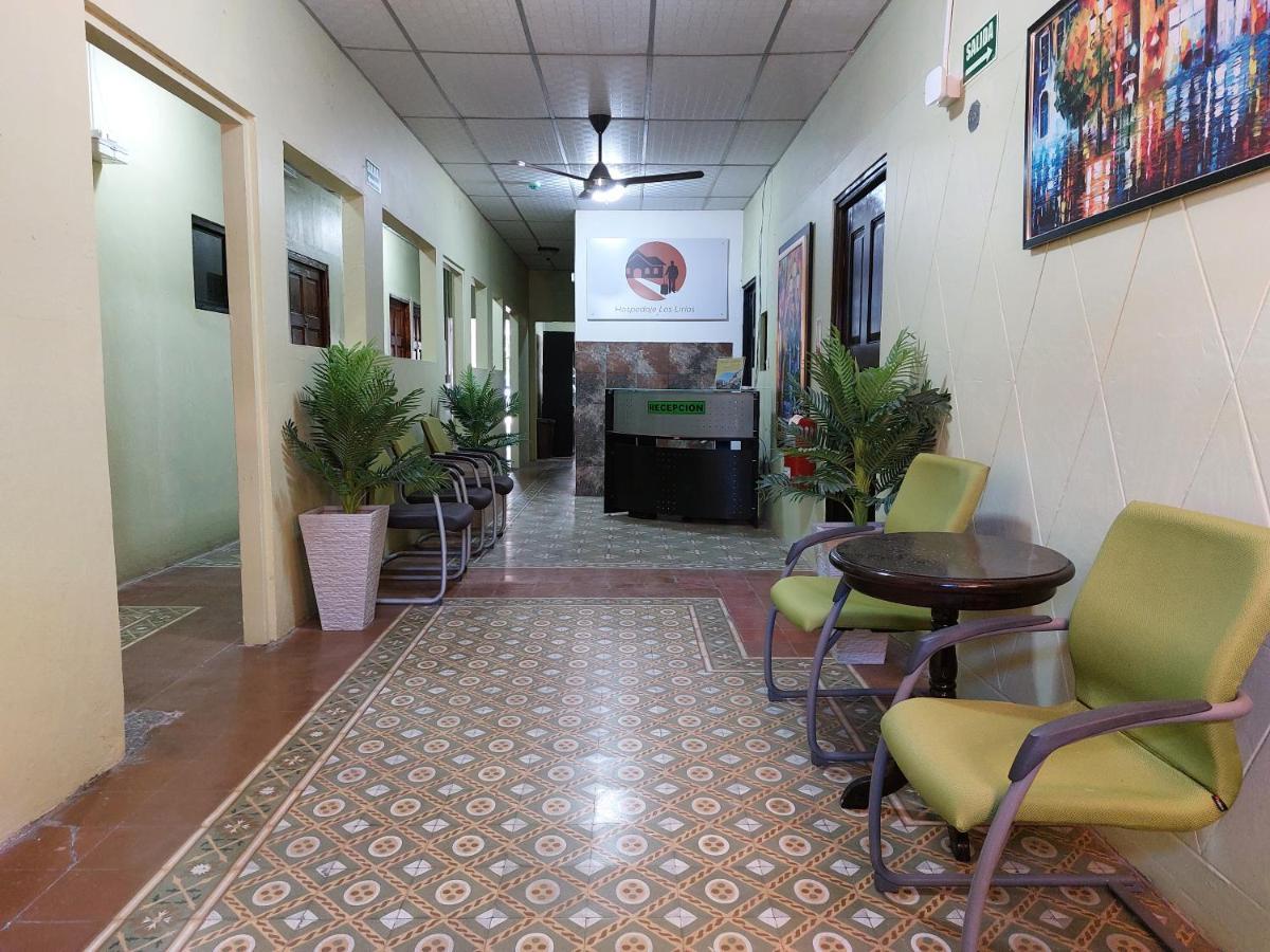 Hospedaje Los Lirios Chitré Buitenkant foto
