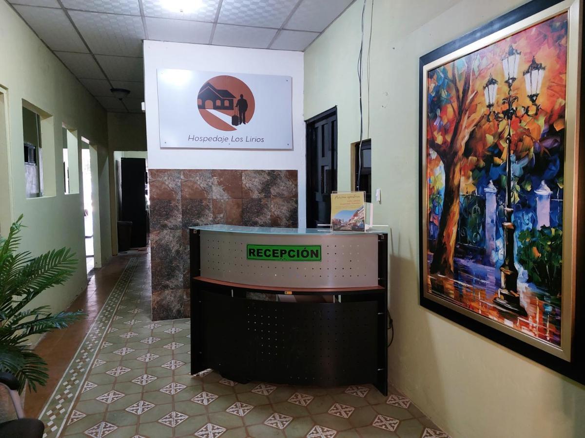 Hospedaje Los Lirios Chitré Buitenkant foto