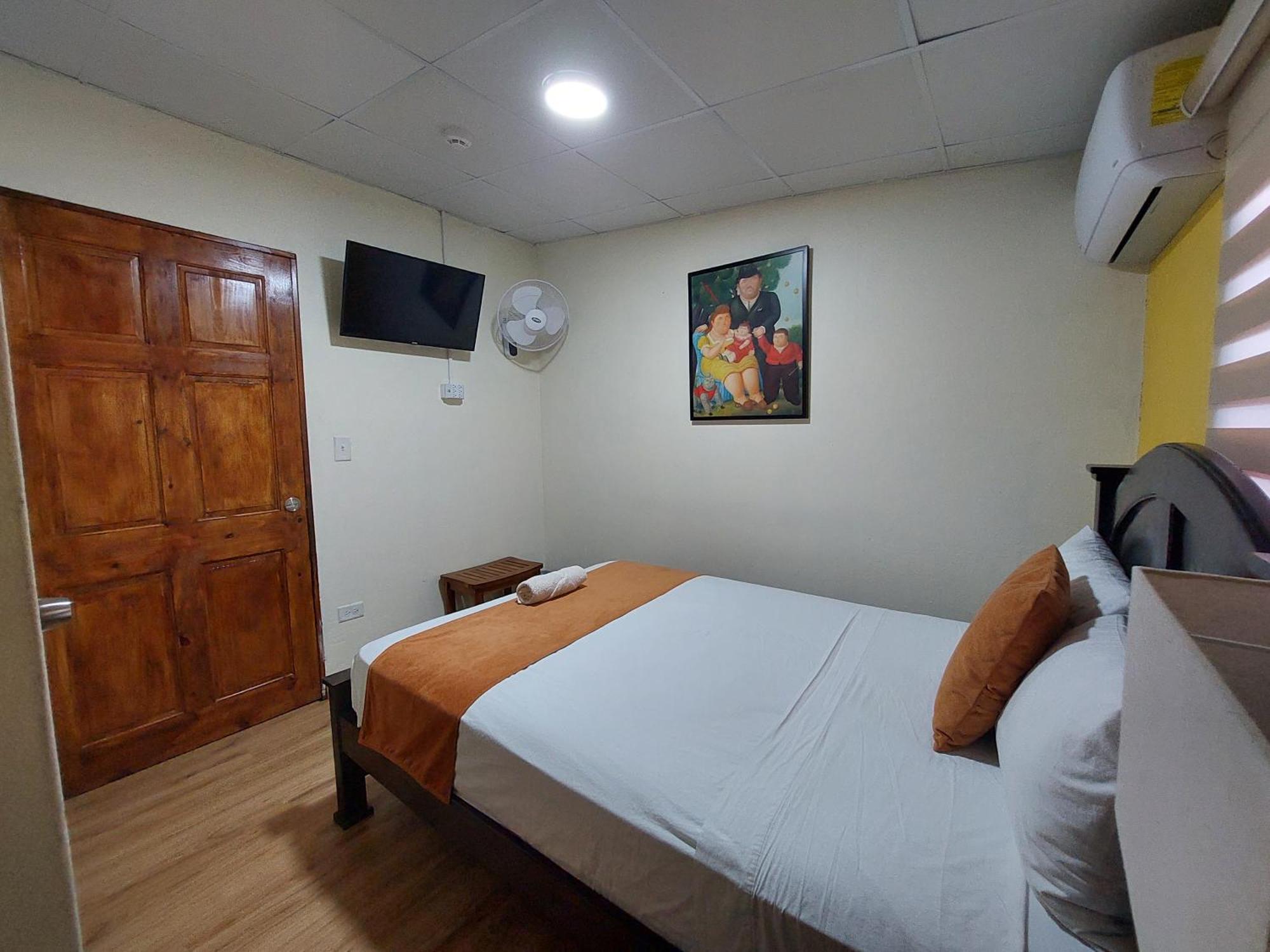 Hospedaje Los Lirios Chitré Buitenkant foto